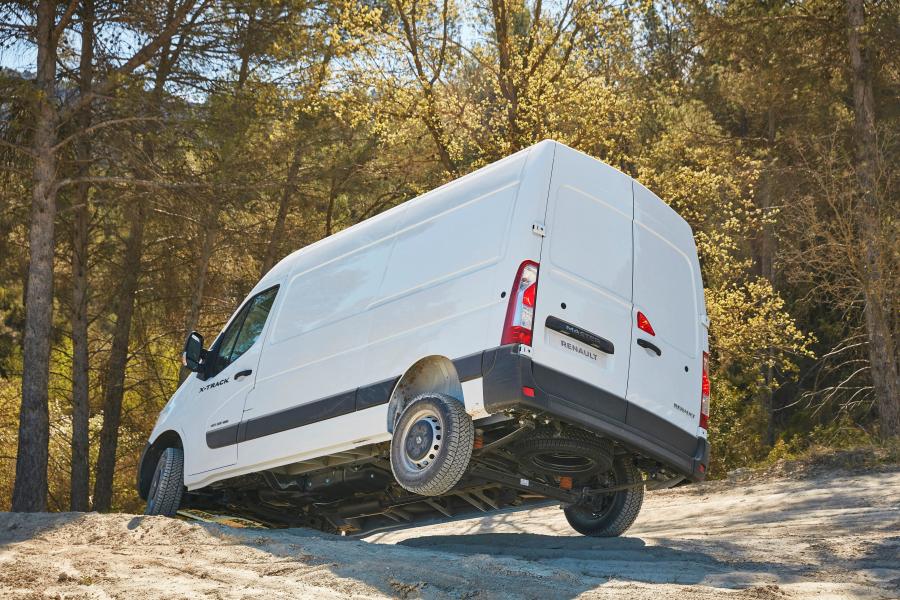  Renault Master X-Track L2H2 2016 года  (фото 25 из 33)